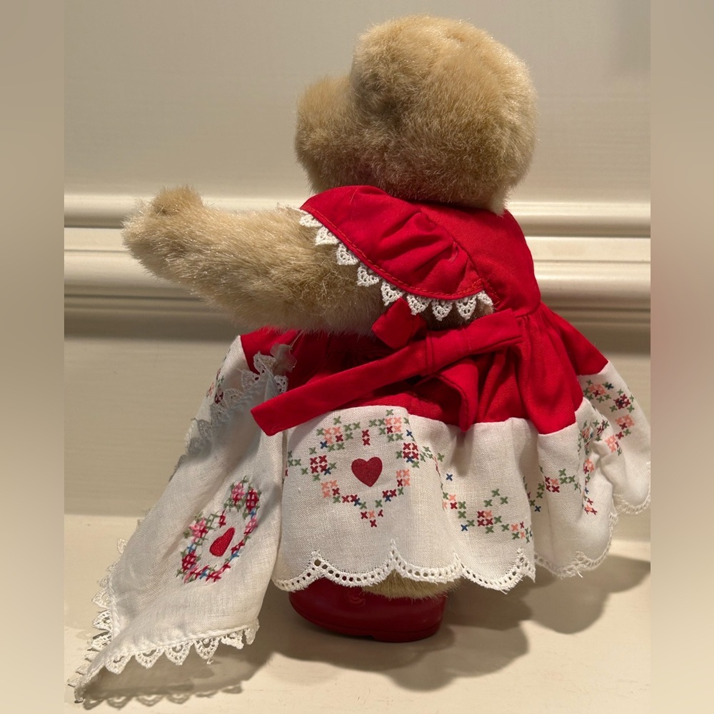 Vintage Muffy Vanderbear “Hearts and Flowers” Teddy Bear - Picture 5 of 8